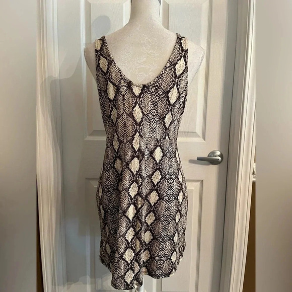 Sadie & Sage‎ snake print dress size M - Picture 4 of 8